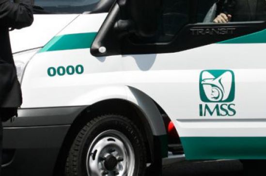 Hospitales del IMSS atienden a heridos por explosión en Tultepec