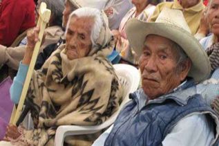 Adultos mayores en México enfrentan pobreza, violencia y atención con módelos obsoletos, experto de la UNAM