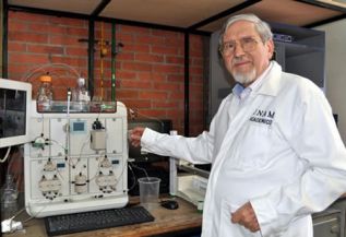 Lourival Possani: una vida dedicada al estudio del veneno de los alacranes